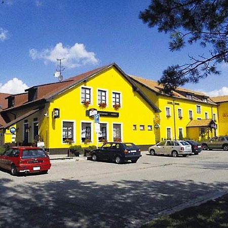 Hotel Rose Břeclav Exterior foto
