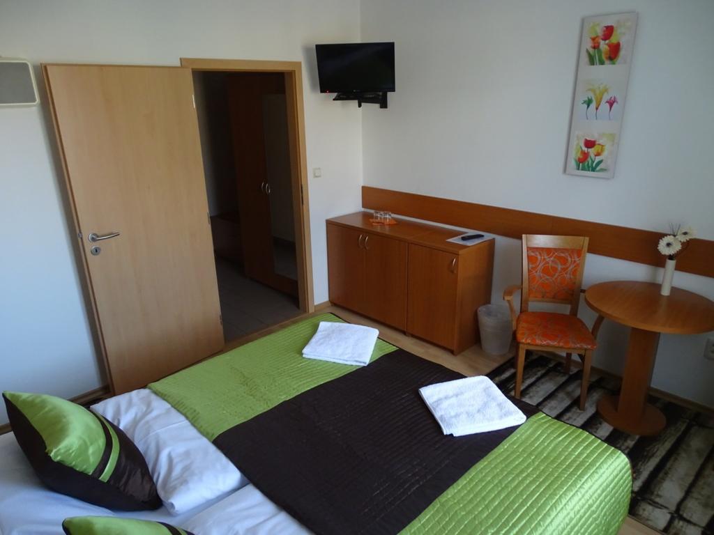 Hotel Rose Břeclav Exterior foto