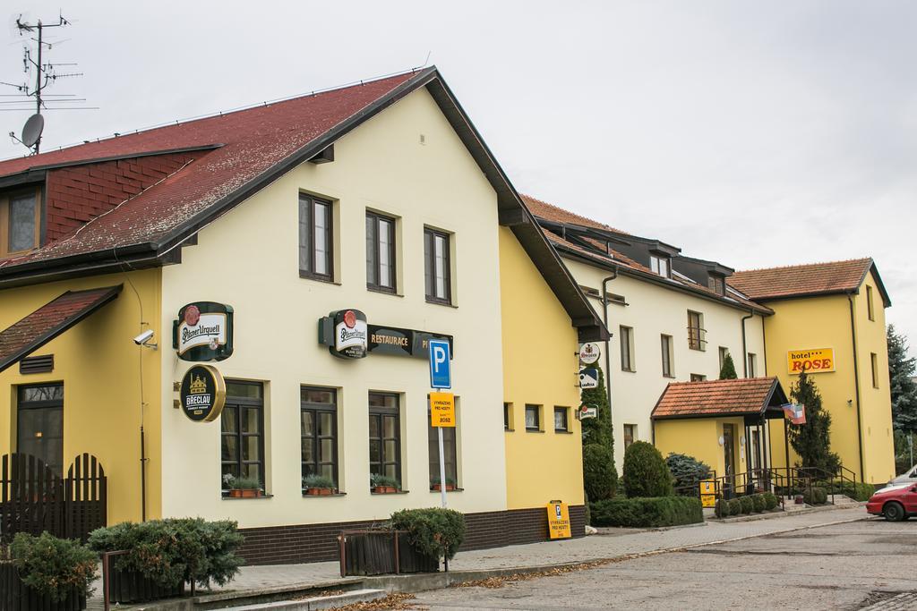 Hotel Rose Břeclav Exterior foto