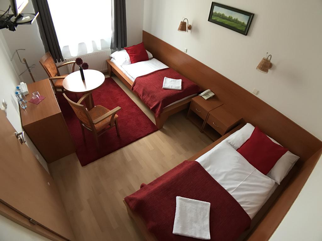 Hotel Rose Břeclav Exterior foto